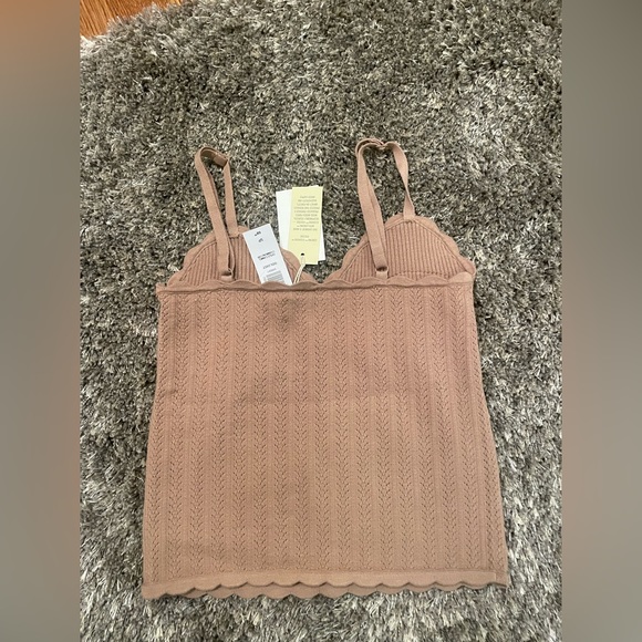 Aritzia Soloist Gold Camel Top size S - Picture 4 of 5